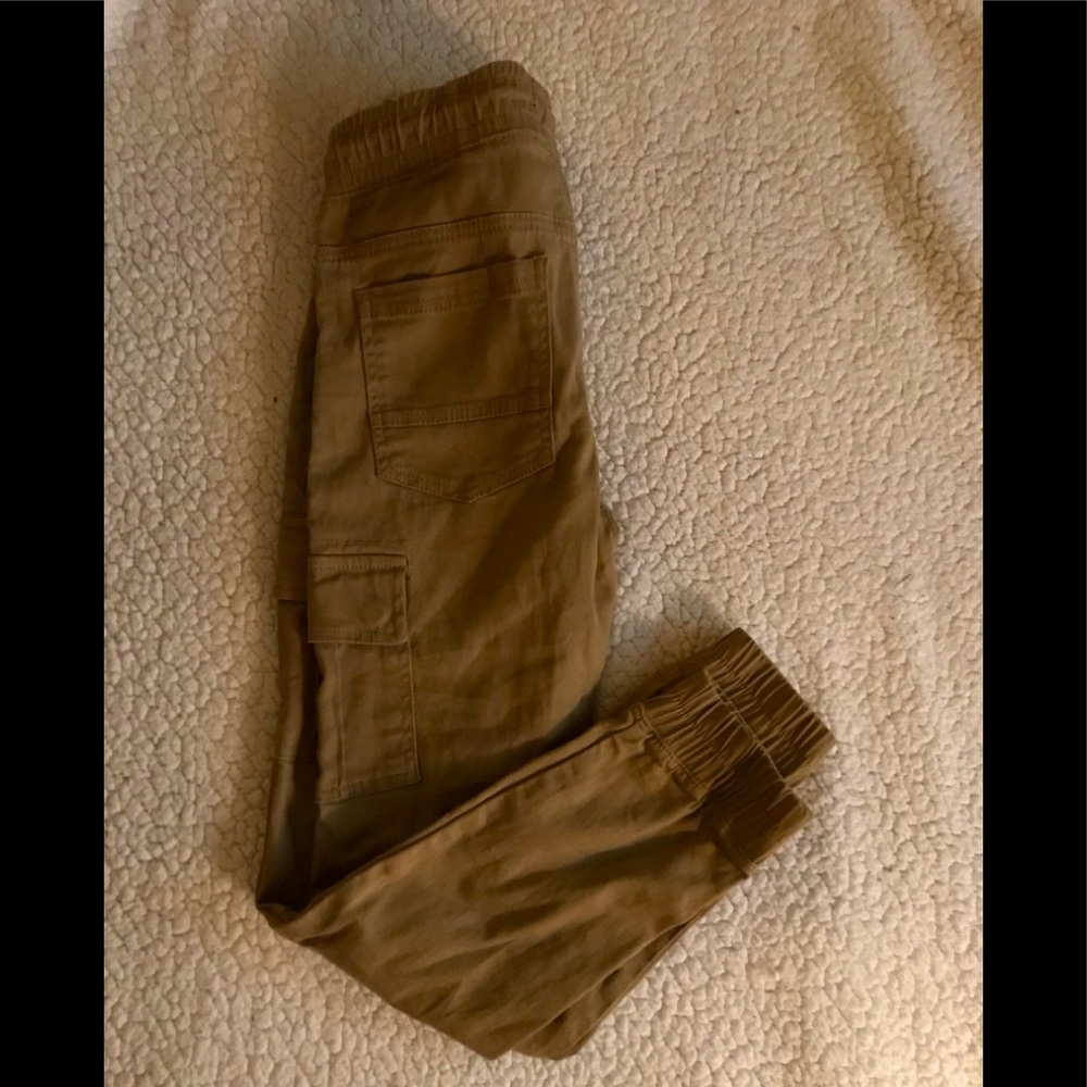 Tan cargo pants w elastic bottoms